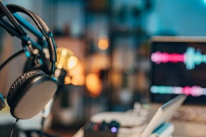 Leveraging AI in Podcasting for Enhanced Sales Strategies