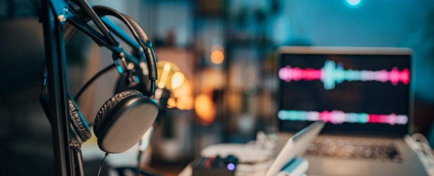 Leveraging AI in Podcasting for Enhanced Sales Strategies